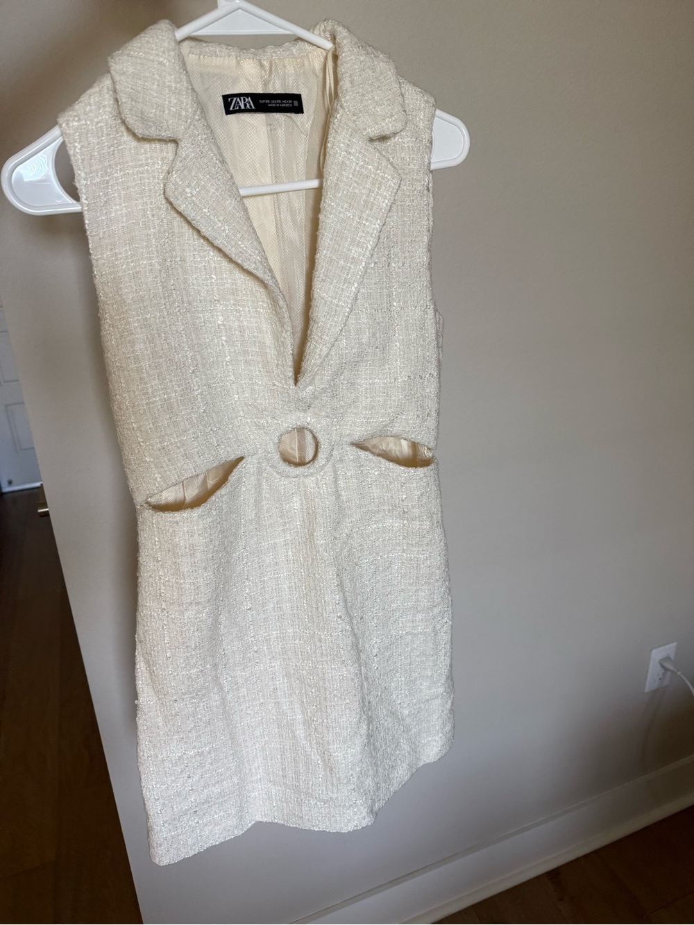 ZARA Cream Tweed Sleeveless Shift Dress with Waist Ring